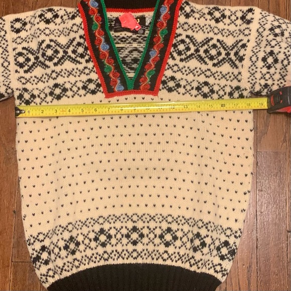 Vintage Figgjo Norwegian Fair Isle Wool Sweater, Rosebud Trim - Picture 10 of 11